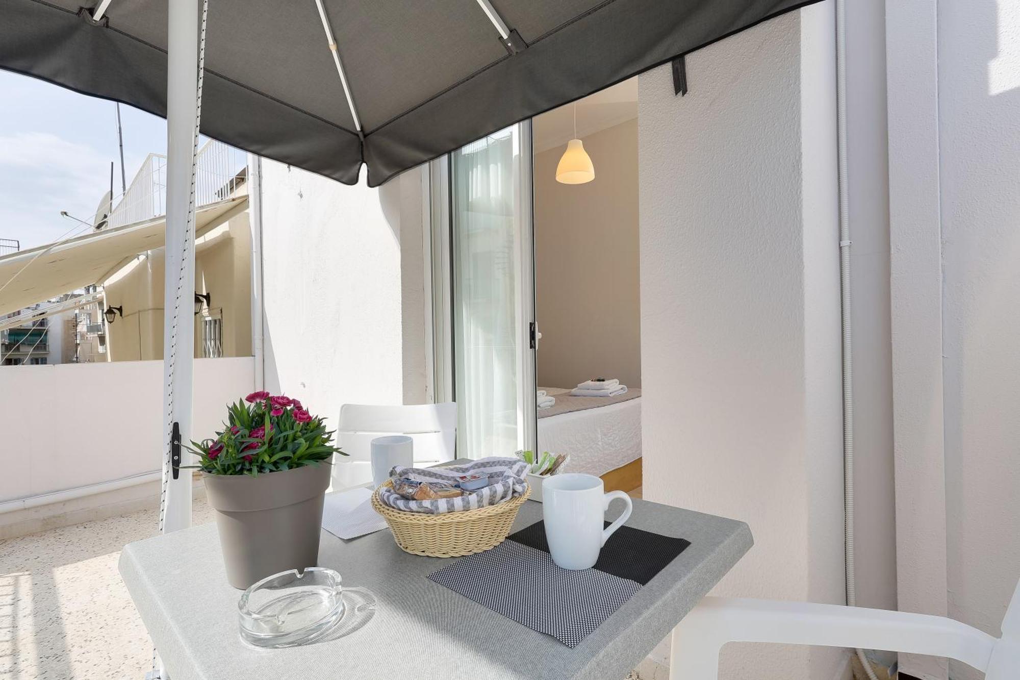 Salver Athens Luaran gambar